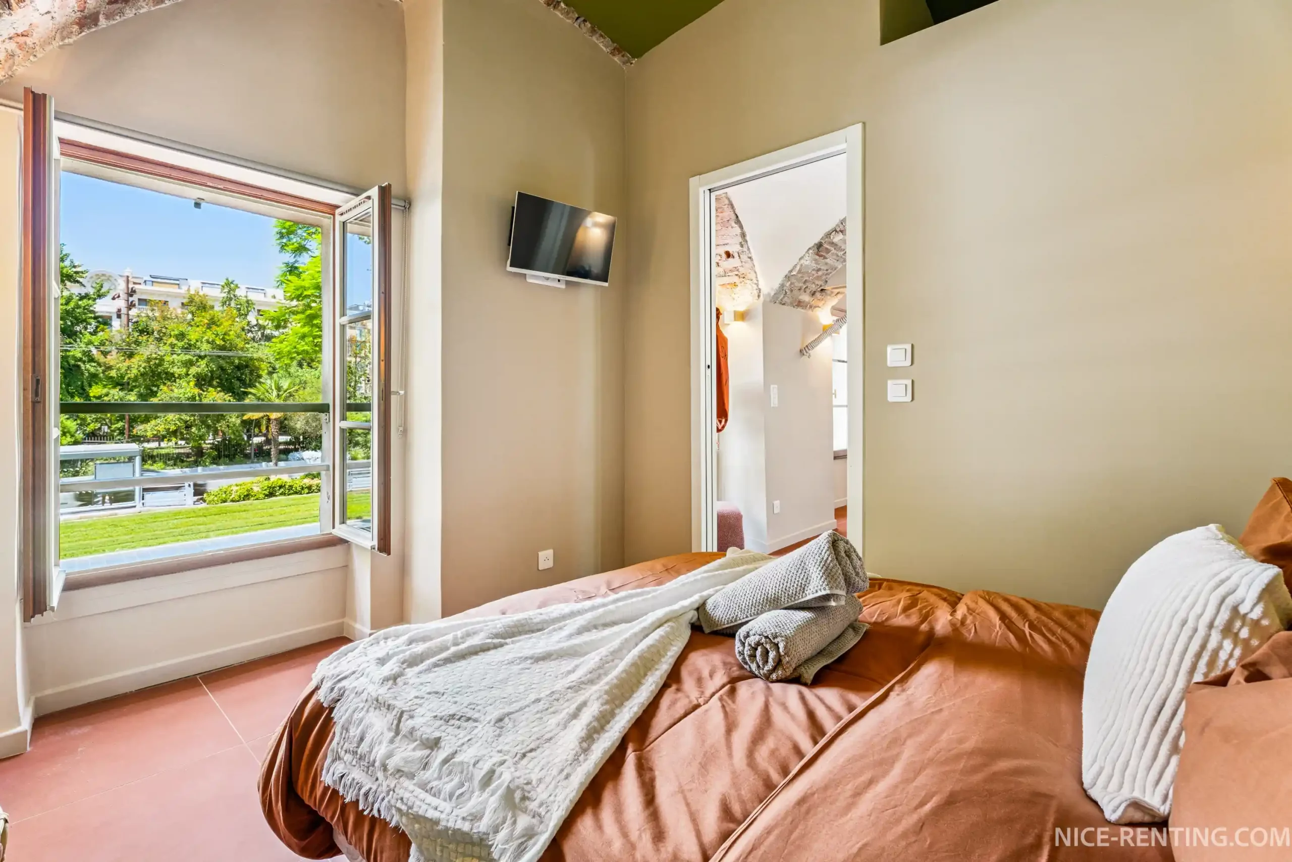 NICE-RENTING-CROTTI-2P(9)