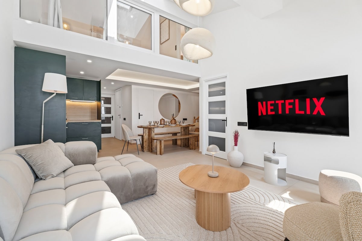 Thumbnail of Promenade