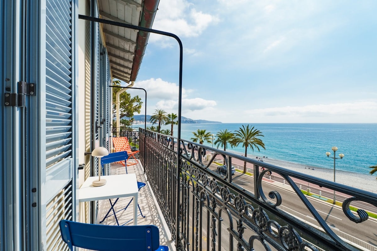 Thumbnail of Promenade