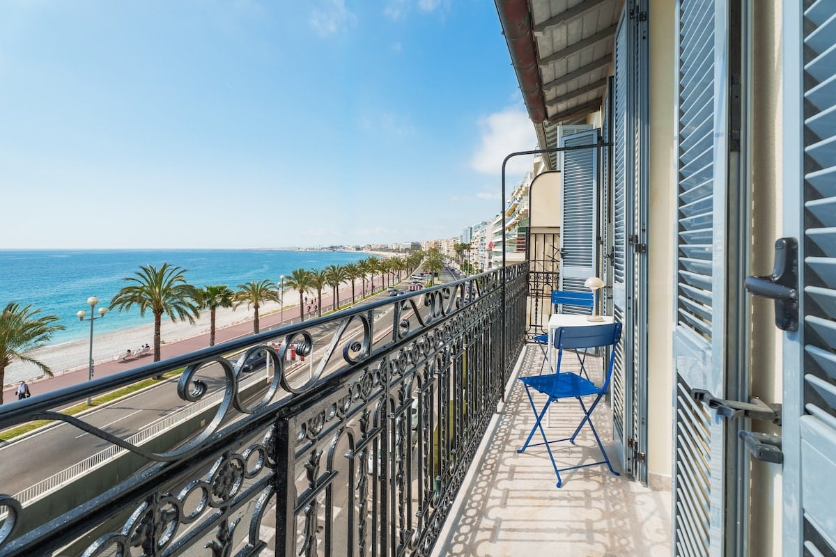 Thumbnail of Promenade